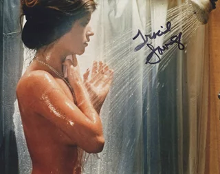Tracie Savage autograph