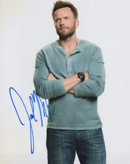 Joel McHale autograph