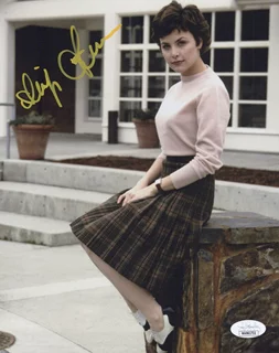 Sherilynn Fenn autograph
