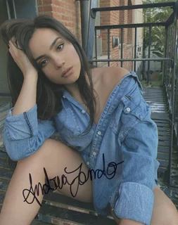 Andrea Londo autograph