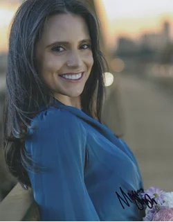 Maria Shapley autograph