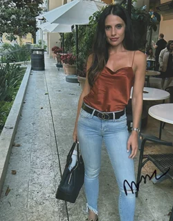 Maria Shapley autograph