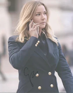 Emily Van Camp autograph