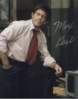 Max Gail autograph