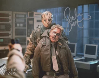 Lochlyn Munro autograph