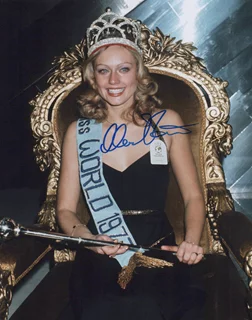 Mary Stavin autograph