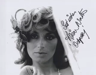 Alison Worth autograph