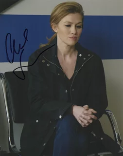 Mireille Enos autograph