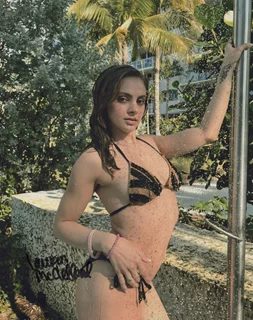 Lauren McClelland autograph