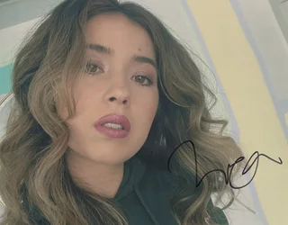 Nichole Sakura autograph