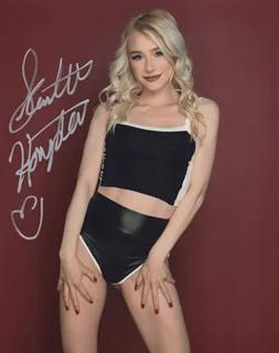 Scarlett Hampton autograph