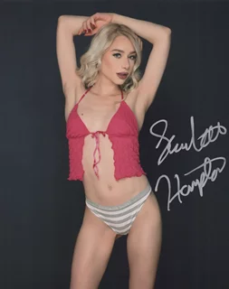 Scarlett Hampton autograph