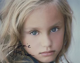 Izzie Florez autograph