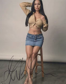 Genesis Ruiz autograph