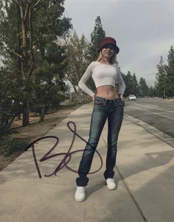 Bella Shepard autograph