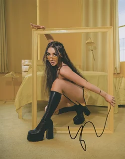 Ellie Soufi autograph