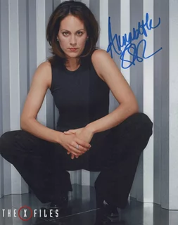 Annabeth Gish autograph