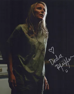 Dedee Pfeiffer autograph