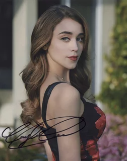 Caylee Cowan autograph