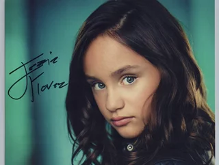 Izzie Florez autograph