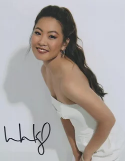 Nicole Kang autograph