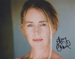 Amy O'Neill autograph