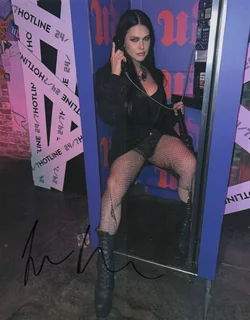 Jess Adams autograph