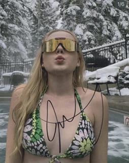 Julia Culbert autograph