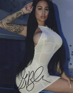 Genesis Ruiz autograph