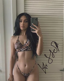 Kassandra Stokes autograph