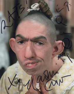 Naomi Grossman autograph