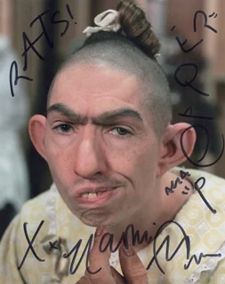 Naomi Grossman autograph