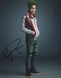 Ryan Potter autograph