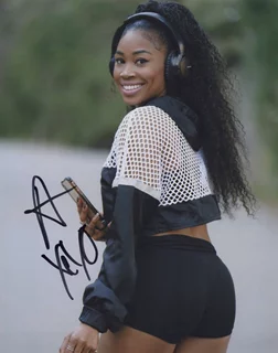 Ariane Andrew autograph