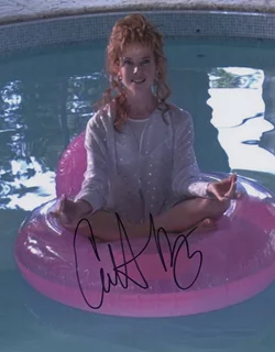 Annette Bening autograph