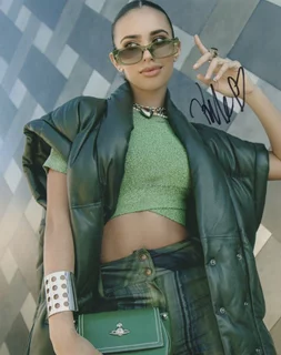 Kylie Cantrall autograph