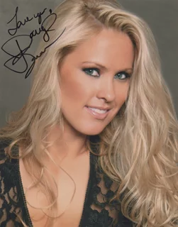 Darcy Donavan autograph