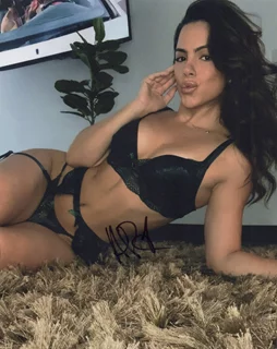 Alyssa Polisano autograph