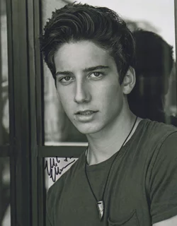 Milo Manheim autograph