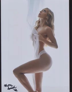 Kerra Strevel autograph