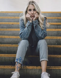 Lisa Gilroy autograph