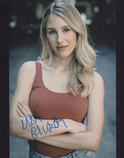 Lisa Gilroy autograph