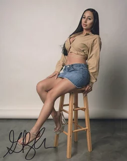 Genesis Ruiz autograph