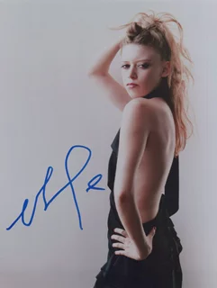 Natasha Lyonne autograph