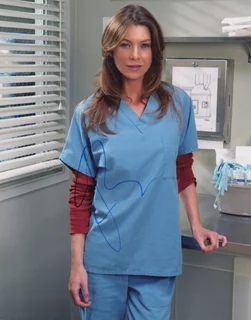 Ellen Pompeo autograph