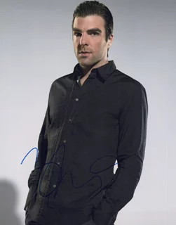 Zachary Quinto autograph