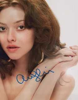 Amanda Seyfried autograph