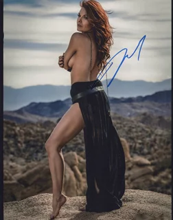 Jenae Noonan autograph