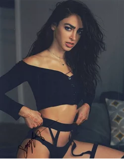 Sayda Word autograph