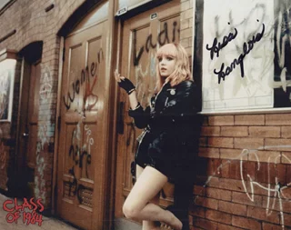 Lisa Langlois autograph